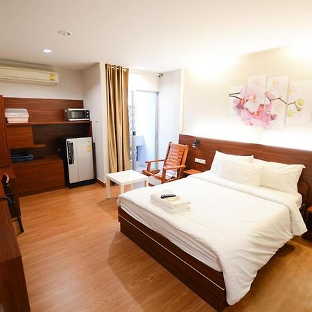 Thaiphiphat House Bangkok Exterior foto