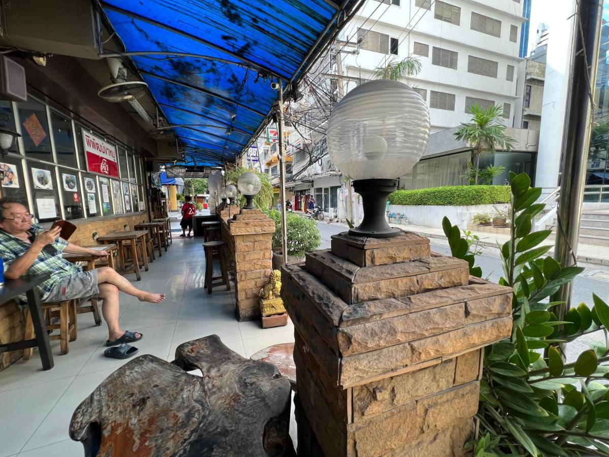 Thaiphiphat House Bangkok Exterior foto